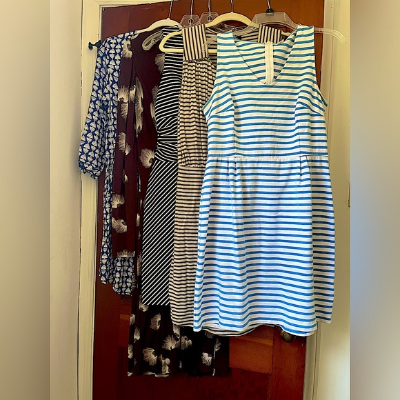 5 Dresses - Picture 1 of 9
